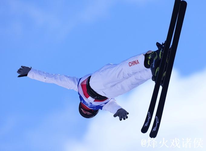 惊喜不断保持冷静 中国空中技巧队全力备战米兰