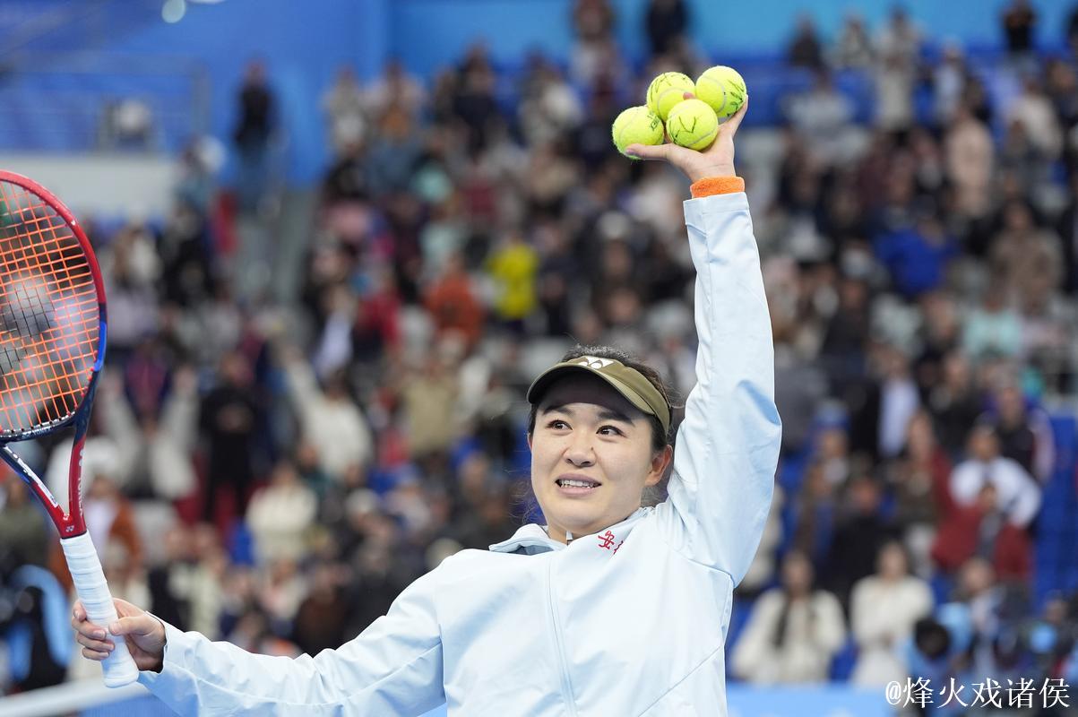 朱琳为安徽队赢得十五运会网球女单冠军