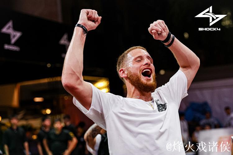 迪温琴佐11分7助攻亮眼发挥,三分精准助队大获全胜 迪温琴佐11分7助攻亮眼发挥,三分精准助队大获全胜